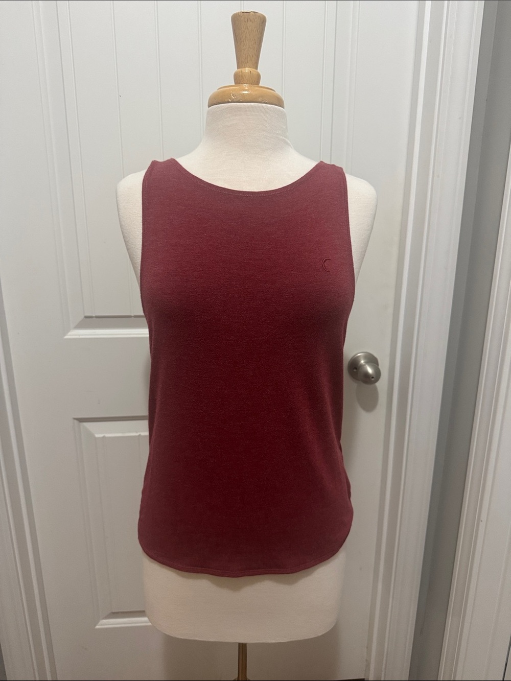 Sleeveless Crewneck Tank Top - Deep Wine